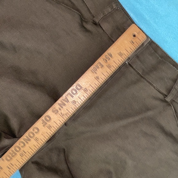 St. John's Bay Stretch olive green capris comfy hook zipper closure NEW size 12 - Picture 12 of 14